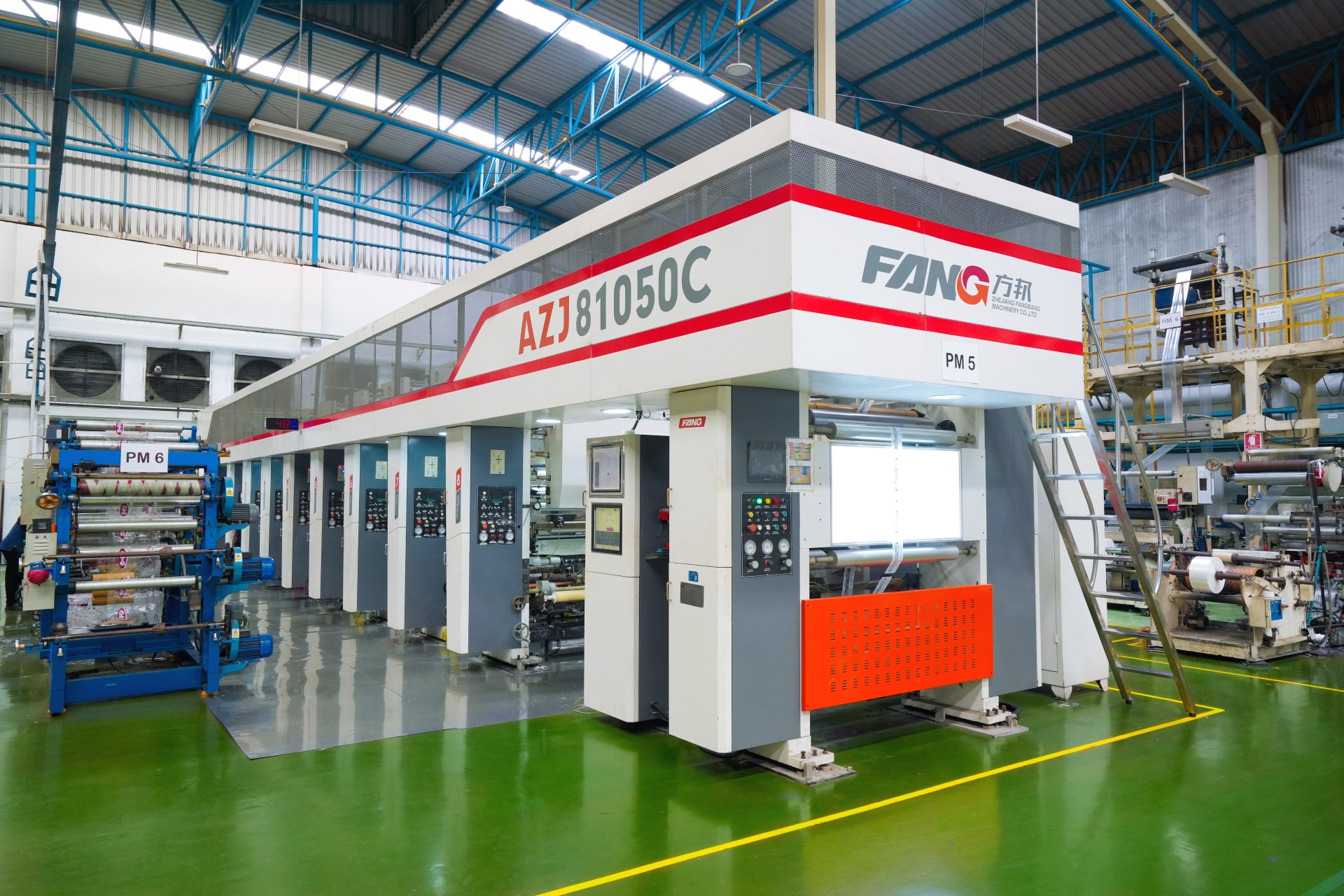 
<h1> เครื่องจักรที่ทันสมัย </h1>
<p> เราใช้เครื่องจักรที่ทันสมัยและเทคโนโลยีที่ล้ำหน้า เพื่อเพิ่มประสิทธิภาพและความแม่นยำในการผลิตถุงพลาสติกหลากหลายประเภท ไม่ว่าจะเป็นถุงหูหิ้ว ถุงซิปล็อค ถุงขยะ หรือถุงอุตสาหกรรมขนาดใหญ่ ทุกผลิตภัณฑ์ถูกสร้างสรรค์ด้วยเครื่องจักรที่ทันสมัย ควบคุมด้วยผู้เชี่ยวชาญมากประสบการณ์ เพื่อให้ได้ผลลัพธ์ที่มีคุณภาพและความสมบูรณ์แบบ </p>