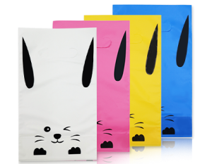 ถุงพลาสติกใส่เสื้อผ้า